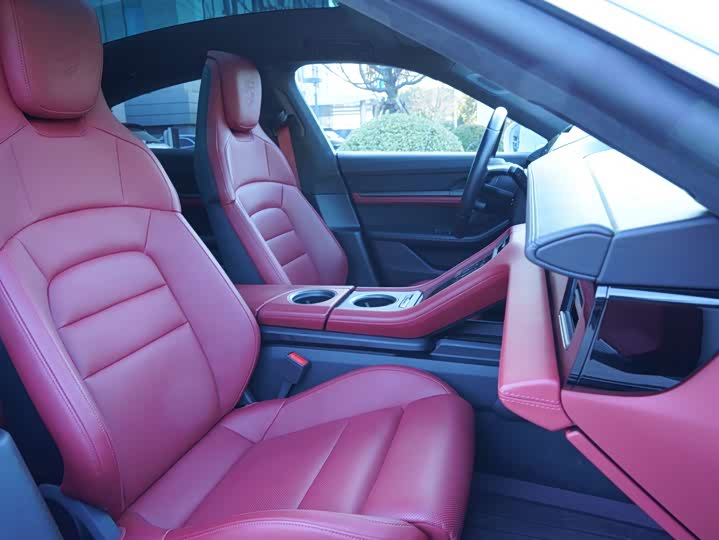 Фото 7 - Porsche Taycan