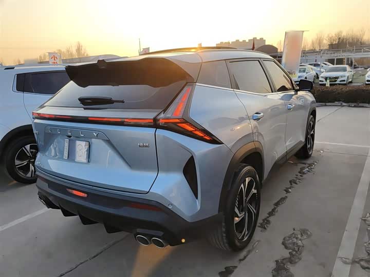 Фото 7 - Geely Atlas