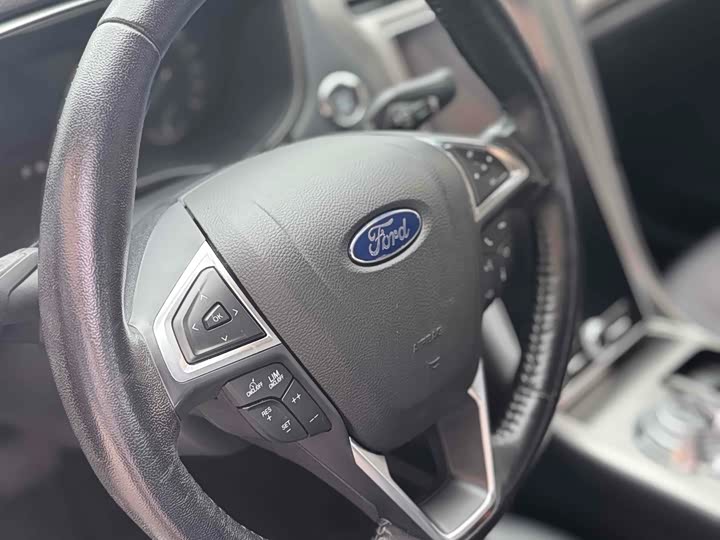 Фото 4 - Ford Mondeo