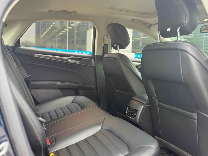 Фото 5 - Ford Mondeo