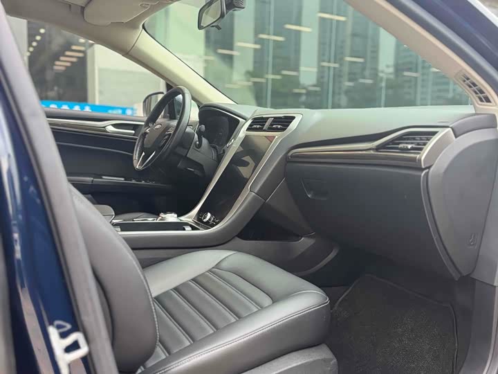 Фото 9 - Ford Mondeo