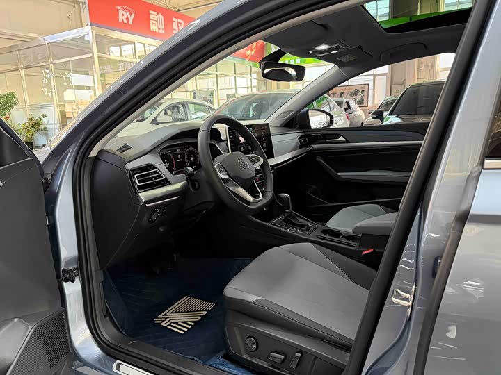 Фото 7 - Volkswagen Lavida