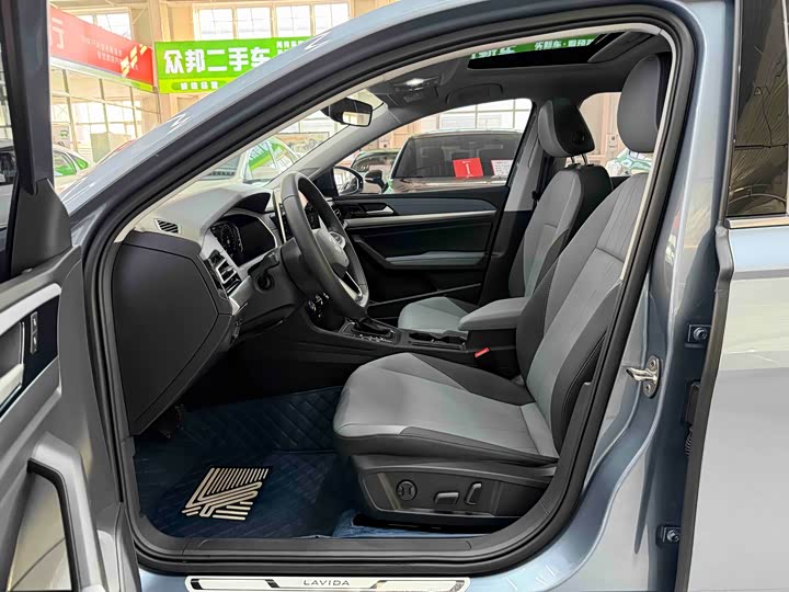 Фото 8 - Volkswagen Lavida