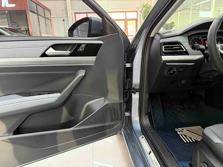 Фото 9 - Volkswagen Lavida