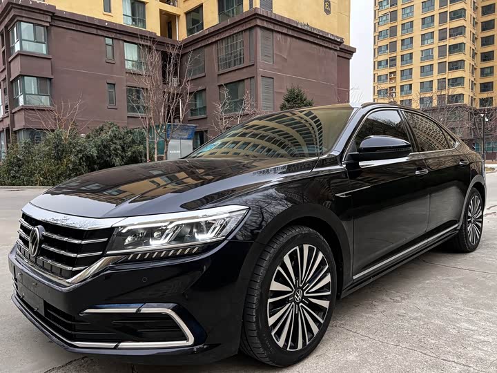 Фото 1 - Volkswagen Passat