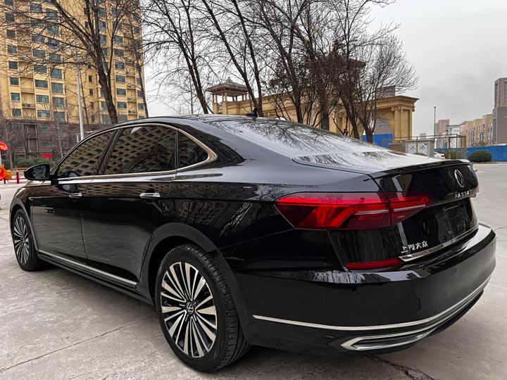 Фото 8 - Volkswagen Passat