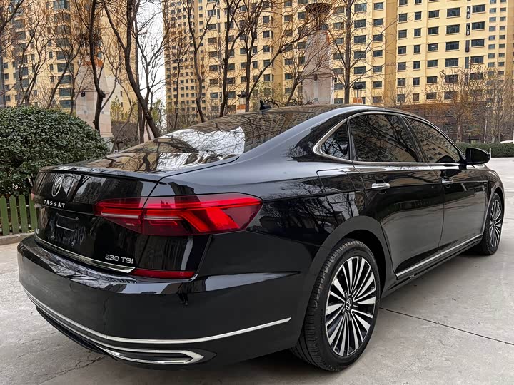 Фото 9 - Volkswagen Passat