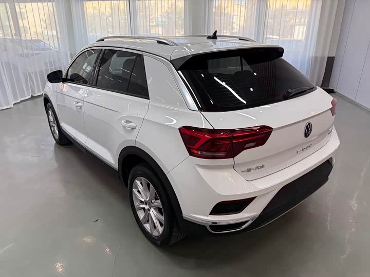 Фото 5 - Volkswagen T-Roc