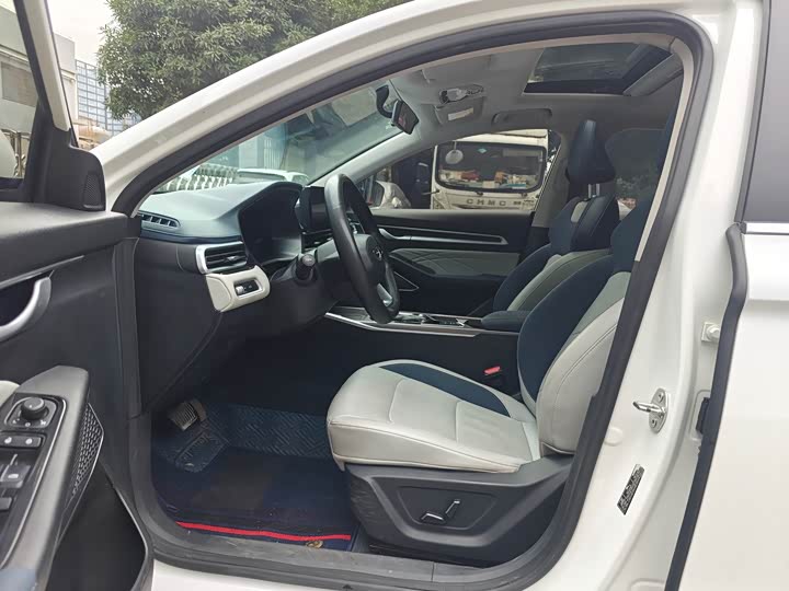 Фото 4 - Geely Emgrand