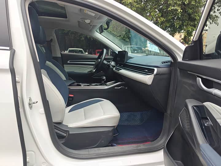 Фото 7 - Geely Emgrand