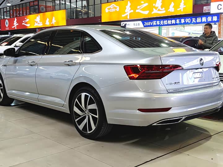 Фото 4 - Volkswagen Sagitar L