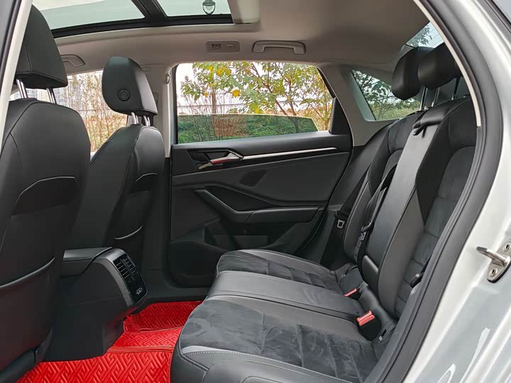 Фото 8 - Volkswagen Sagitar L