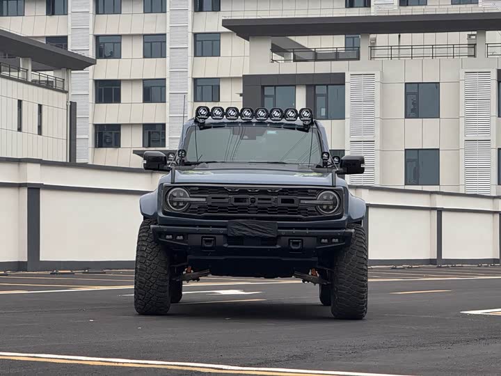 Фото 2 - Ford Bronco
