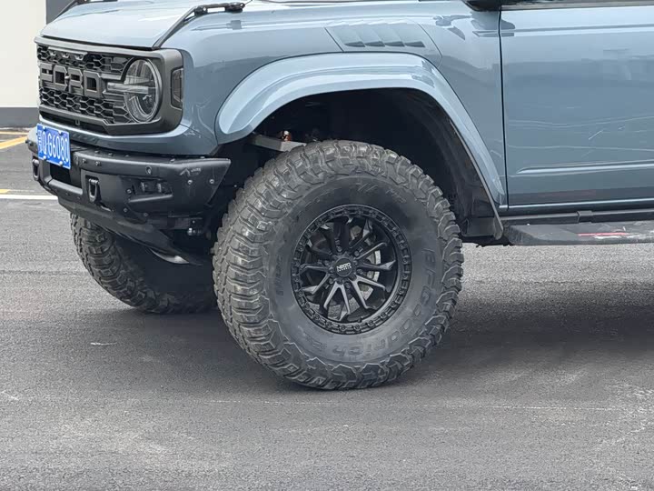 Фото 8 - Ford Bronco