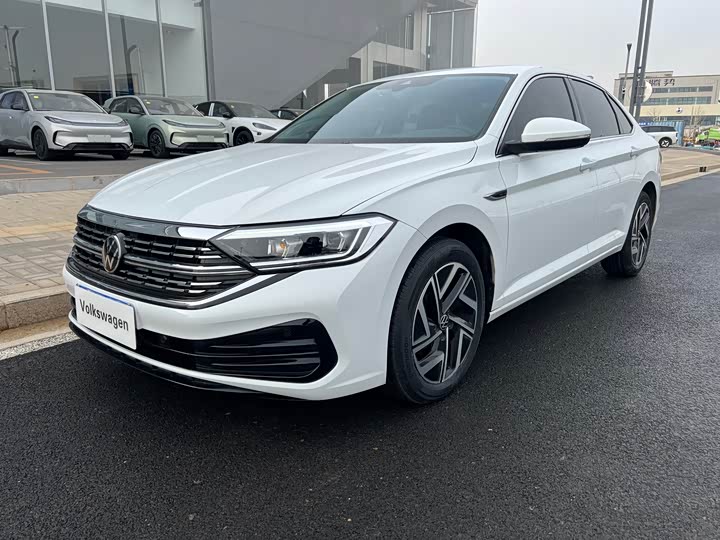 Фото 1 - Volkswagen Sagitar L