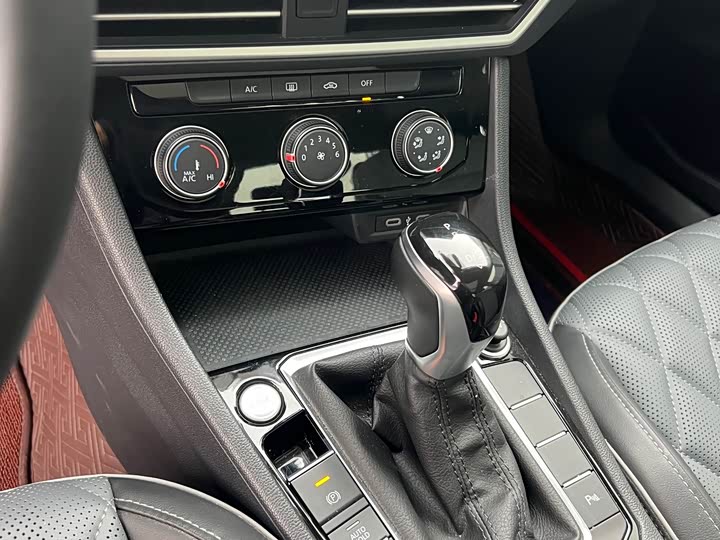 Фото 9 - Volkswagen Sagitar L