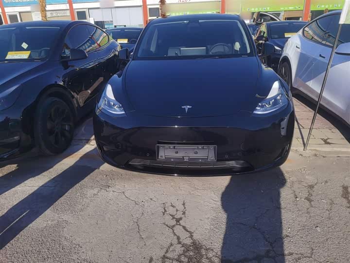 Фото 3 - Tesla Model Y