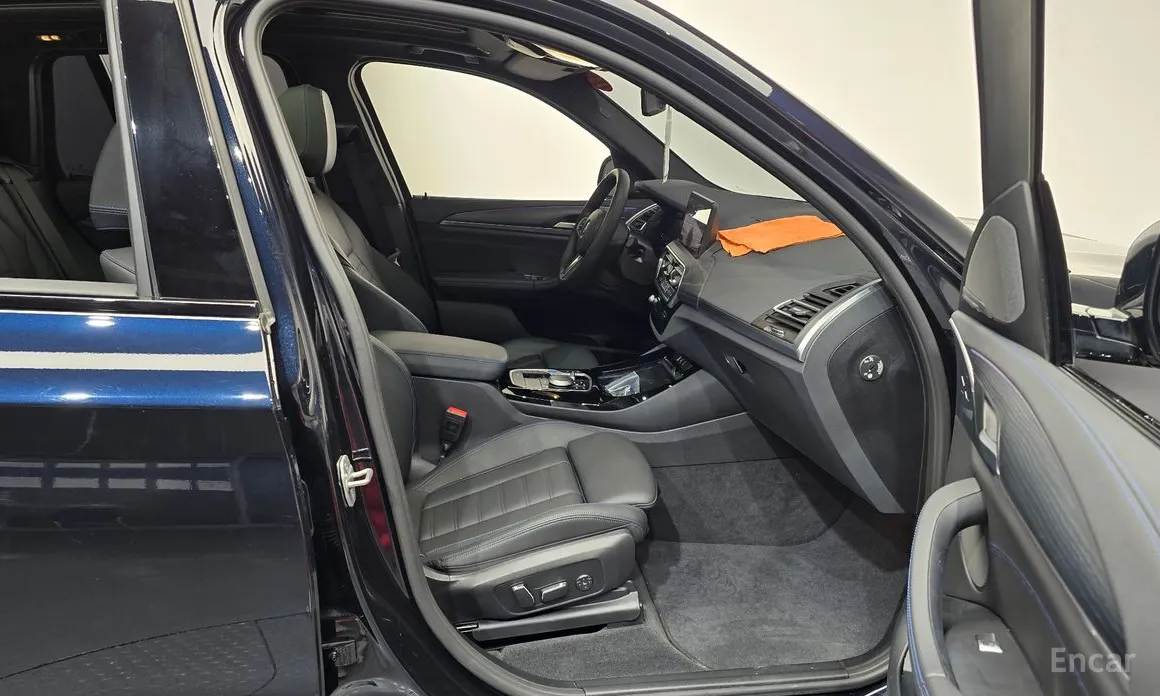 Фото 11 - BMW iX3