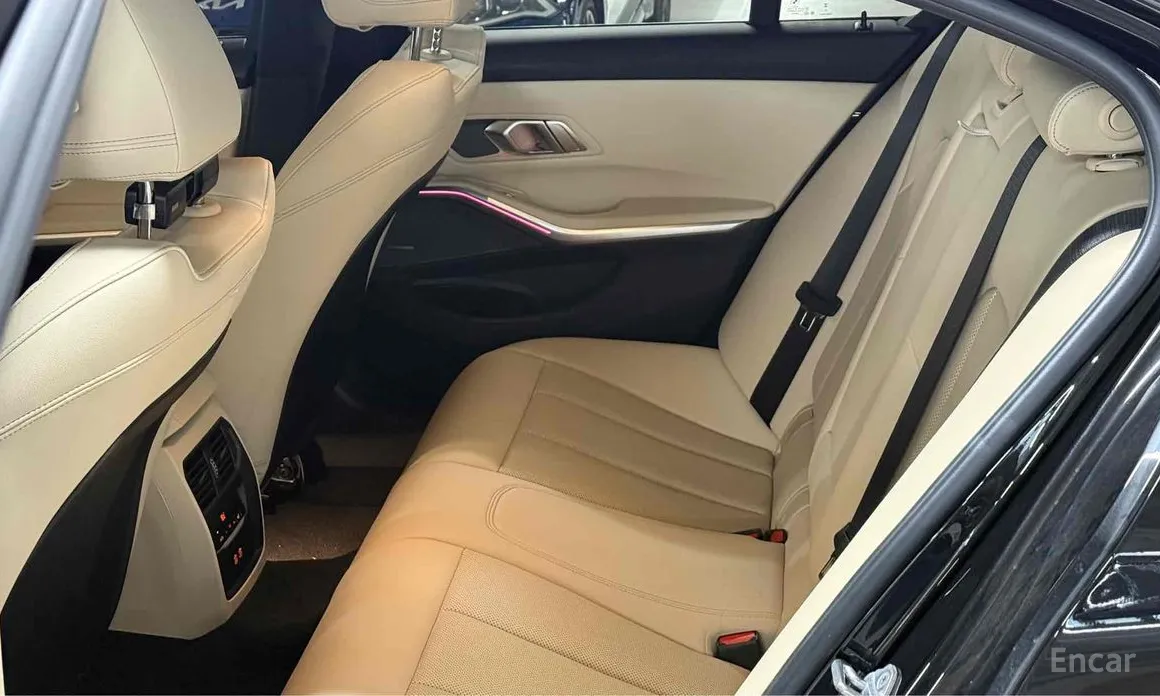 Photo 10 - BMW 3 Series