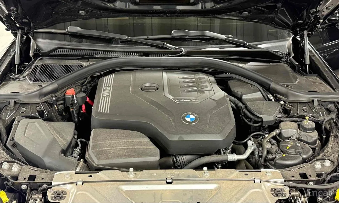 Photo 14 - BMW 3 Series