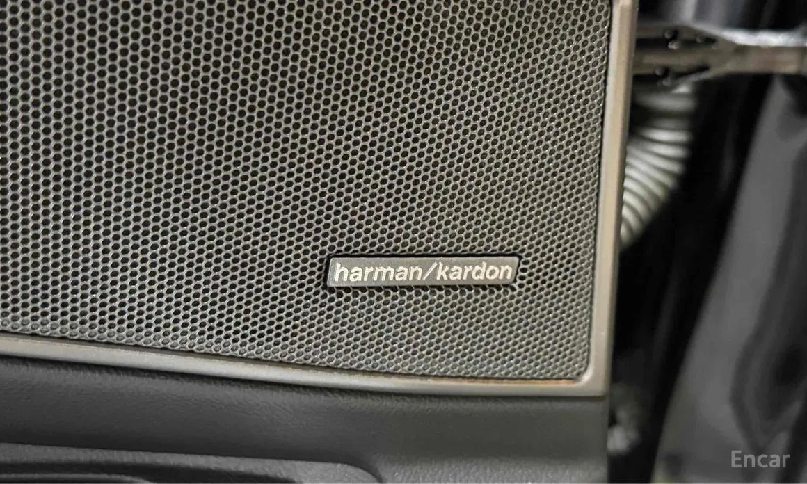 Photo 16 - BMW 3 Series