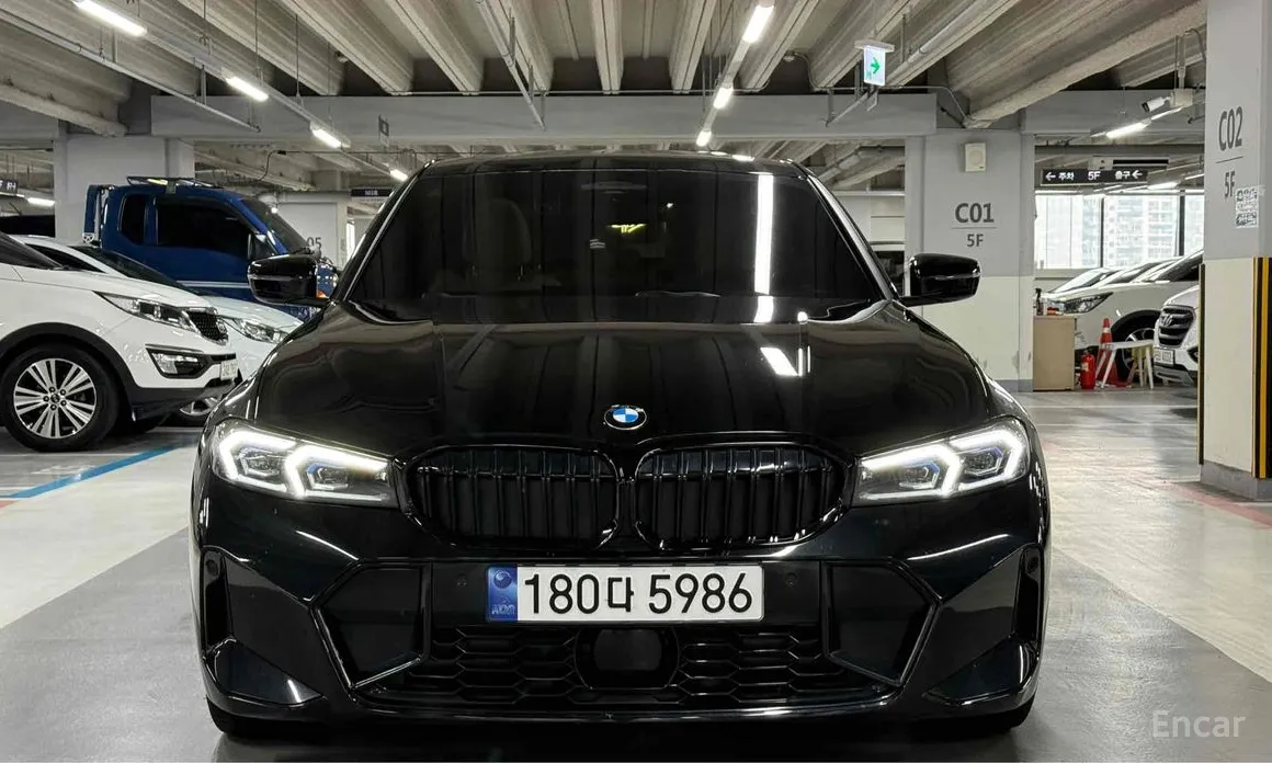Photo 2 - BMW 3 Series
