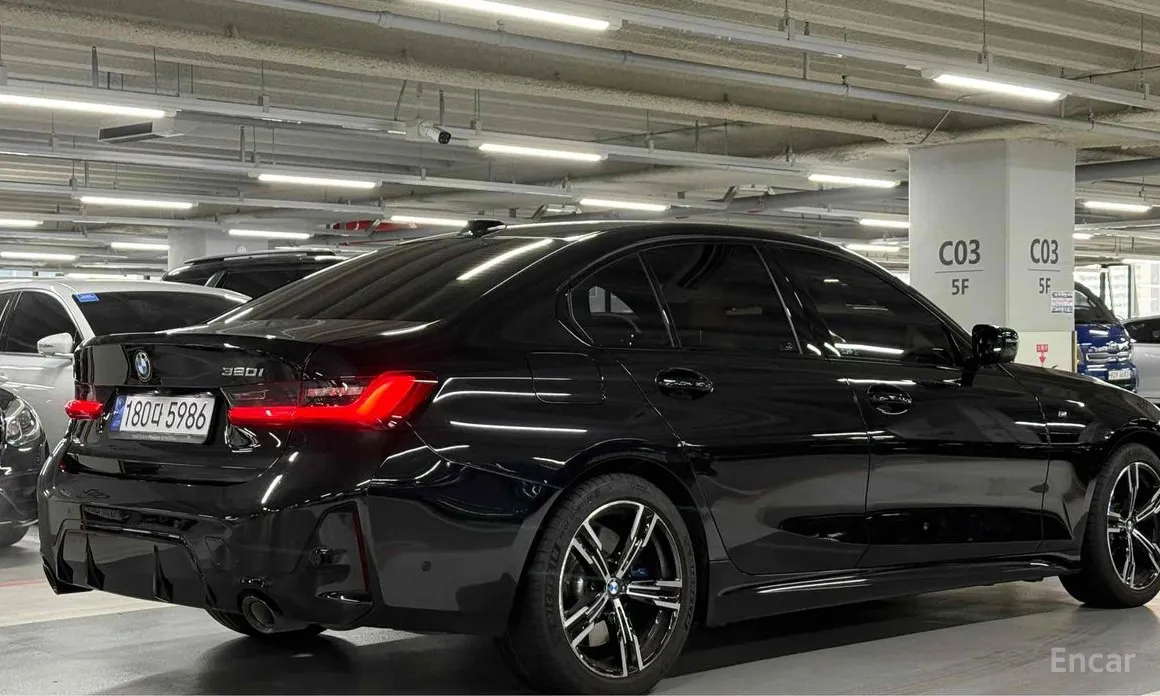 Photo 3 - BMW 3 Series