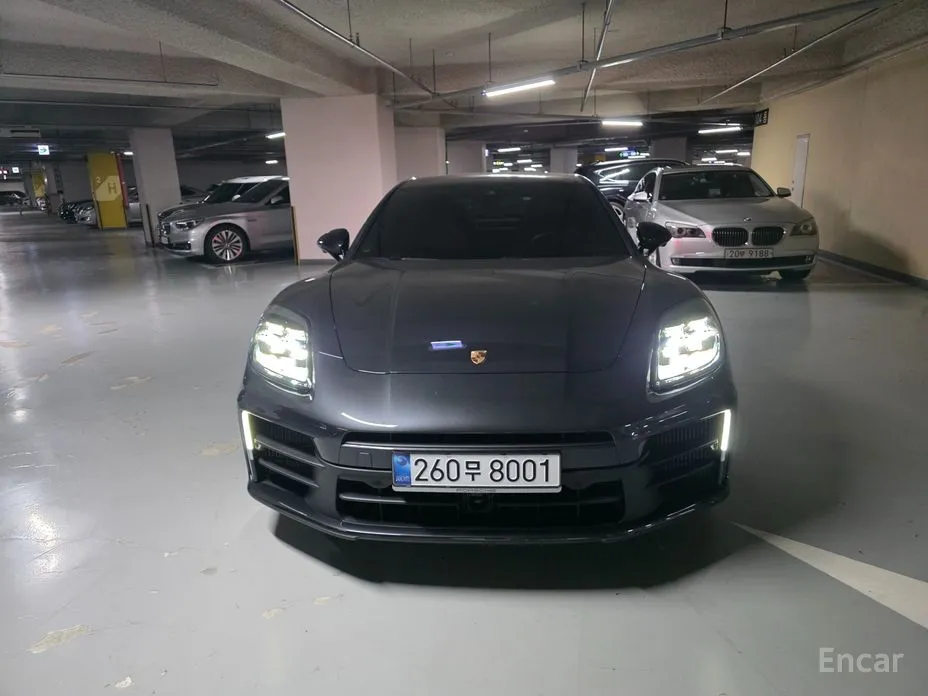 Фото 1 - Porsche Panamera