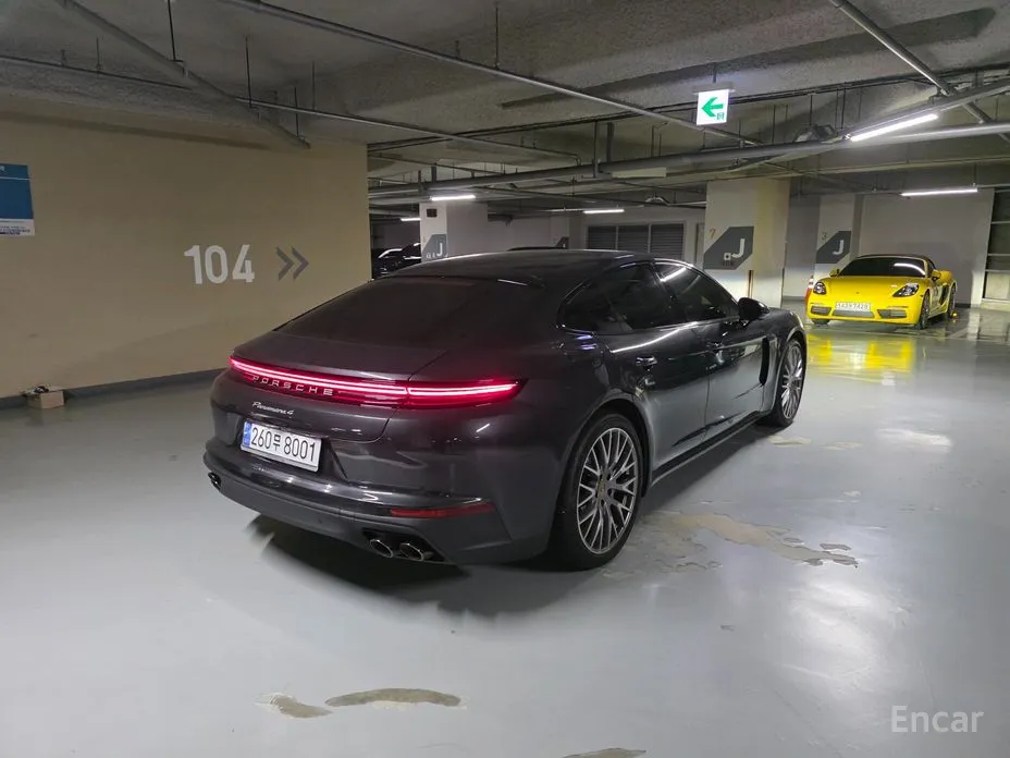 Фото 3 - Porsche Panamera