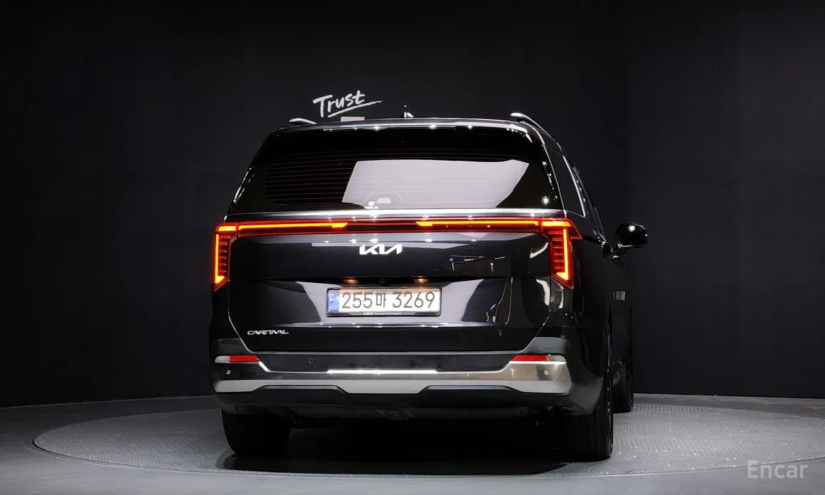 Фото 4 - Kia Carnival