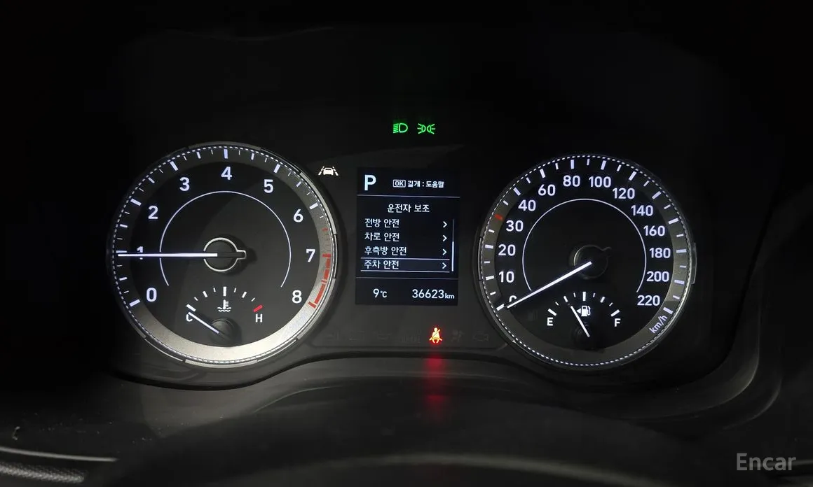 Фото 8 - Hyundai Venue