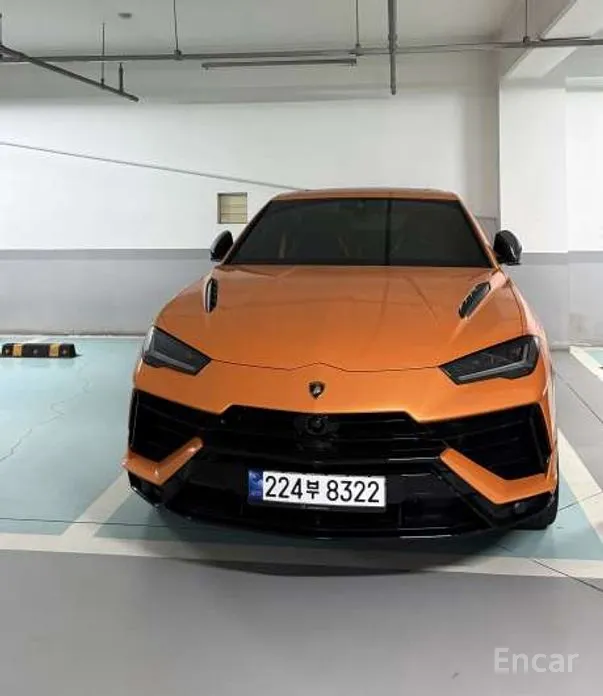 Фото 2 - Lamborghini Urus