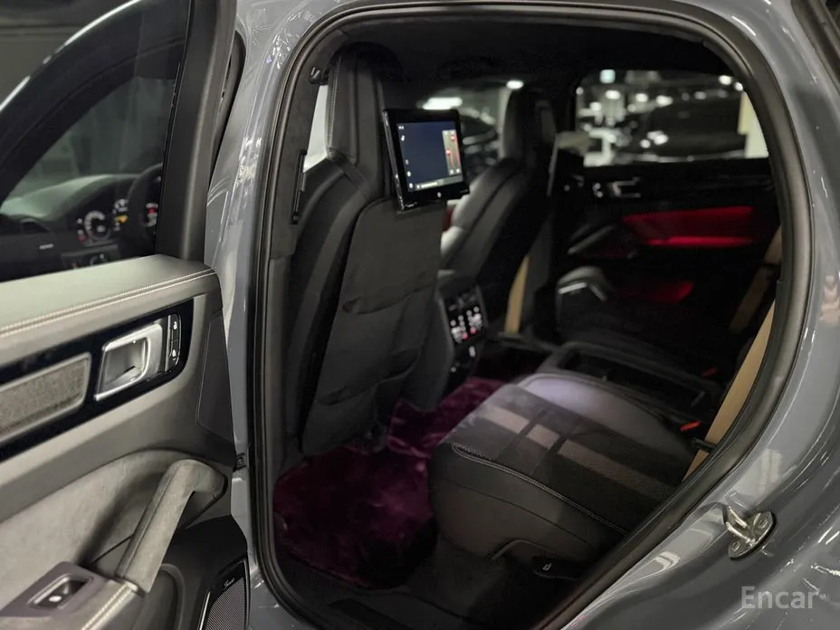 Фото 11 - Porsche Cayenne