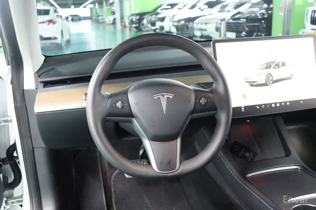 Фото 11 - Tesla Model 3