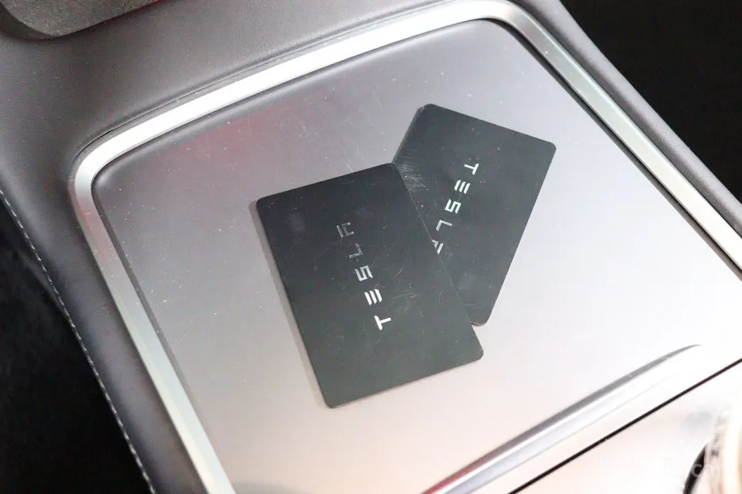 Фото 16 - Tesla Model 3