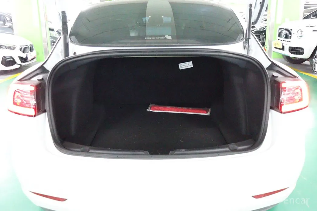 Фото 17 - Tesla Model 3