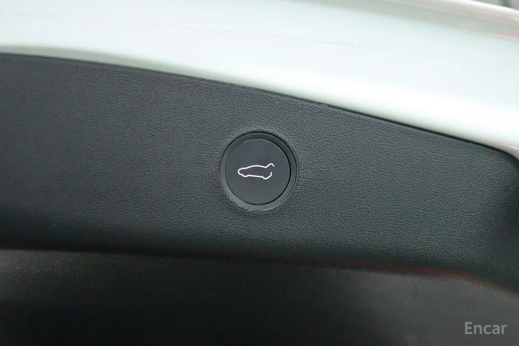 Фото 18 - Tesla Model 3