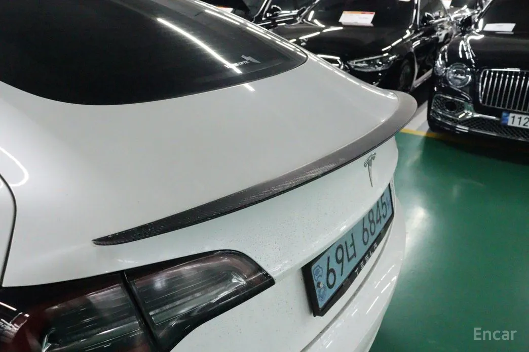 Фото 19 - Tesla Model 3