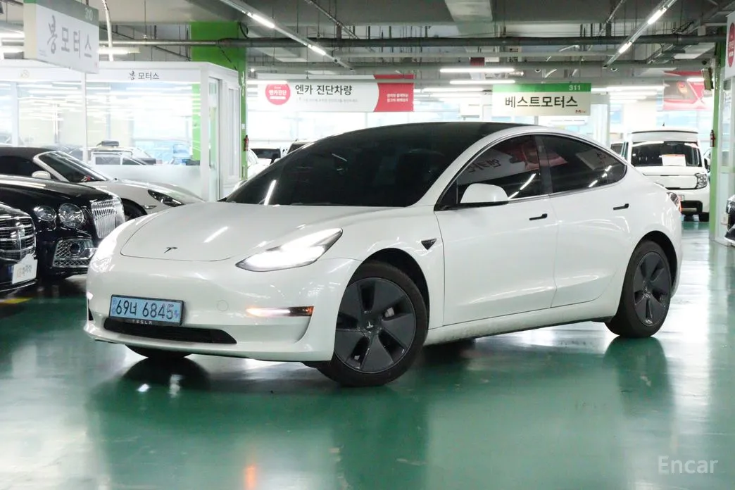 Фото 2 - Tesla Model 3