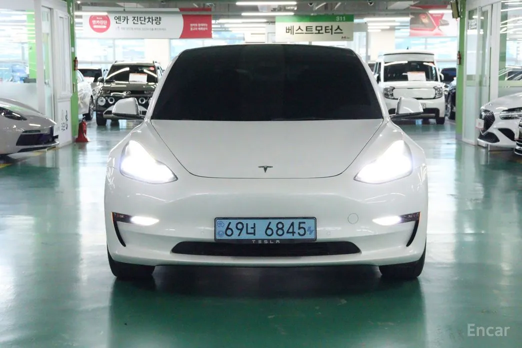 Фото 3 - Tesla Model 3