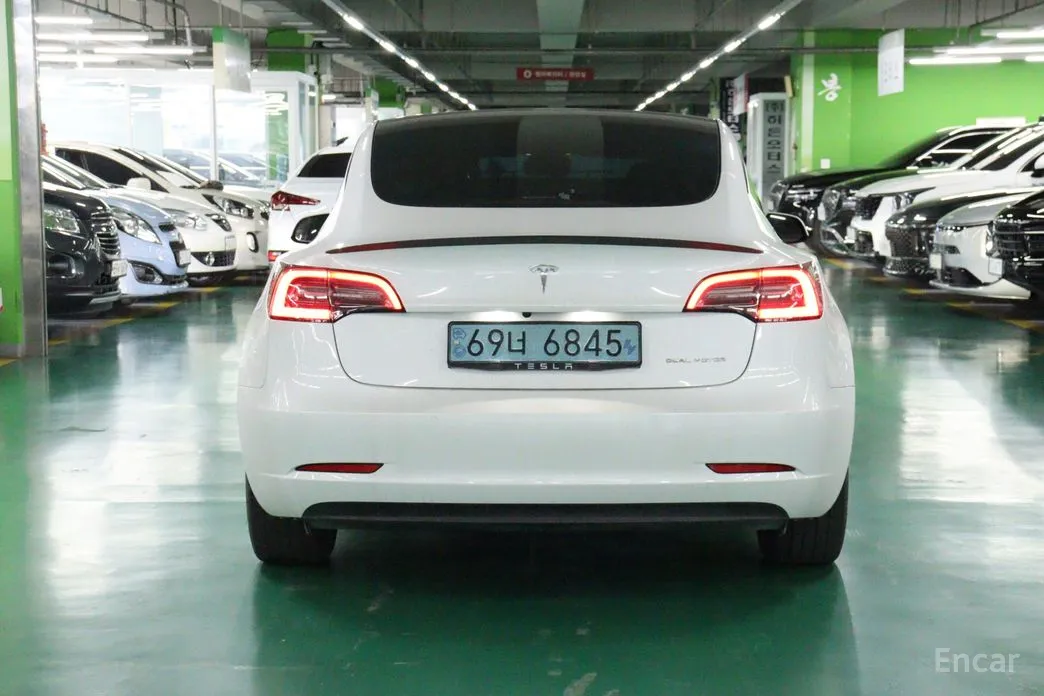 Фото 4 - Tesla Model 3