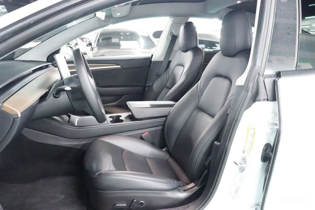 Фото 8 - Tesla Model 3