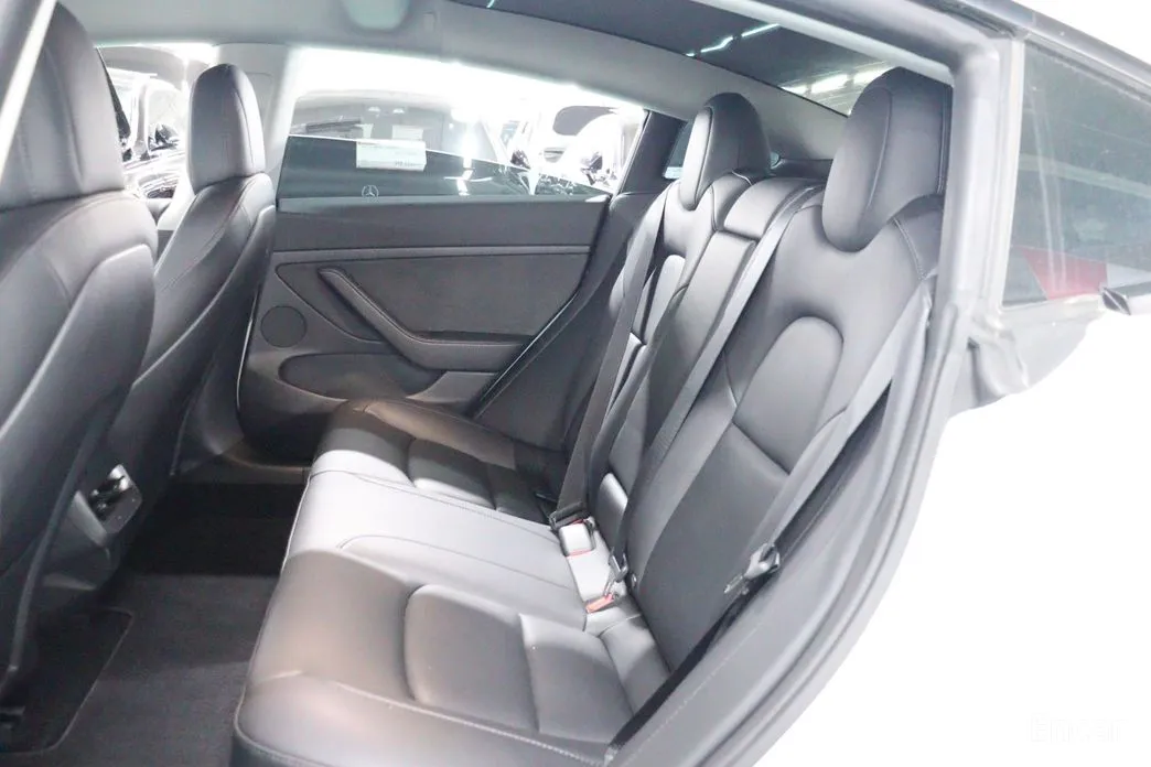 Фото 9 - Tesla Model 3