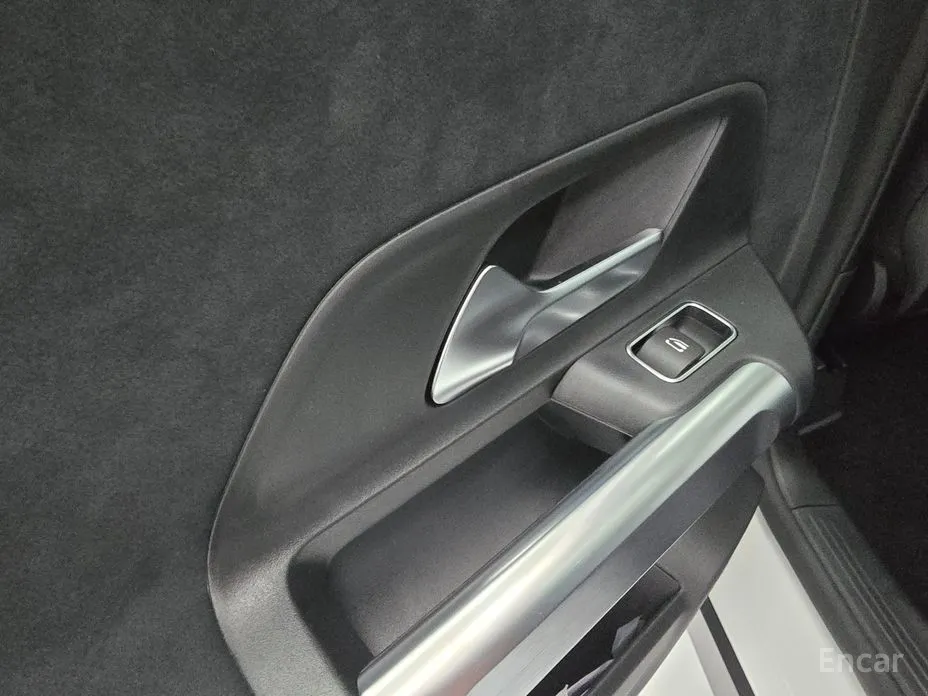 Фото 11 - Mercedes-Benz GLB-Class