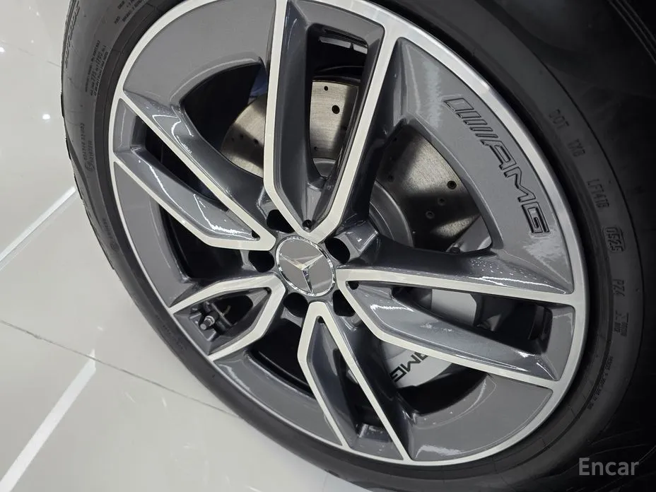 Фото 12 - Mercedes-Benz GLB-Class