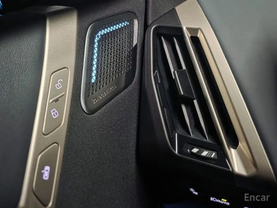 Фото 12 - BMW iX