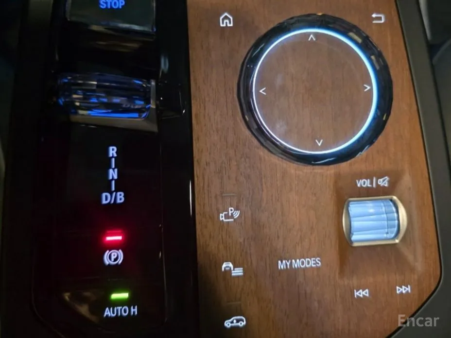 Фото 14 - BMW iX