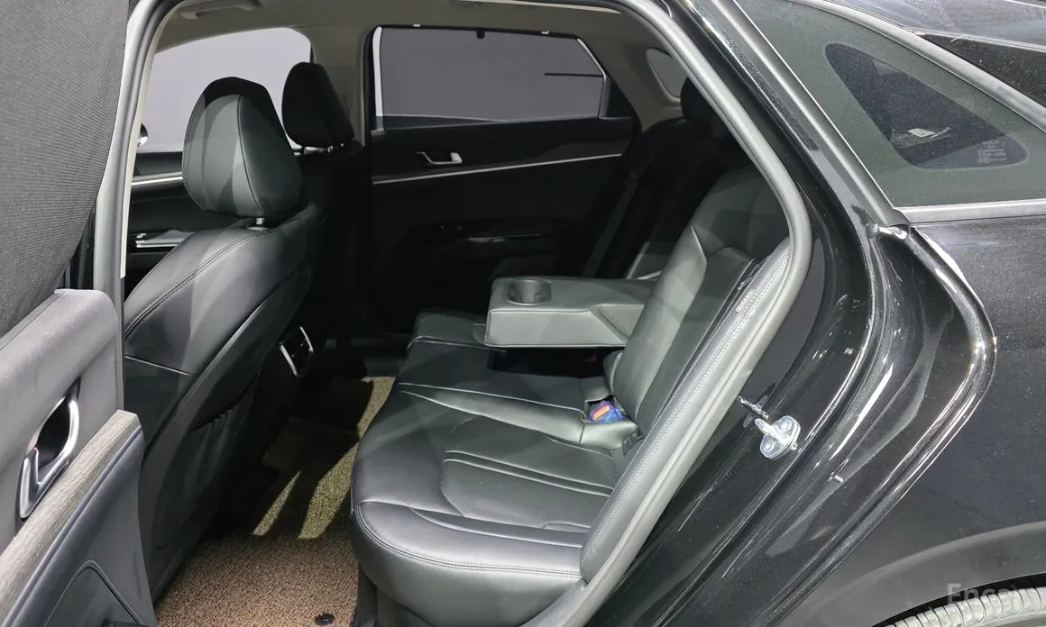 Фото 12 - Kia K5