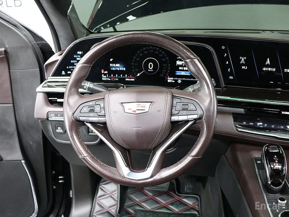 Фото 12 - Cadillac Escalade