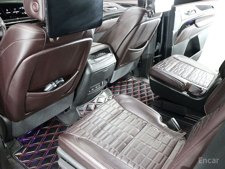 Фото 14 - Cadillac Escalade